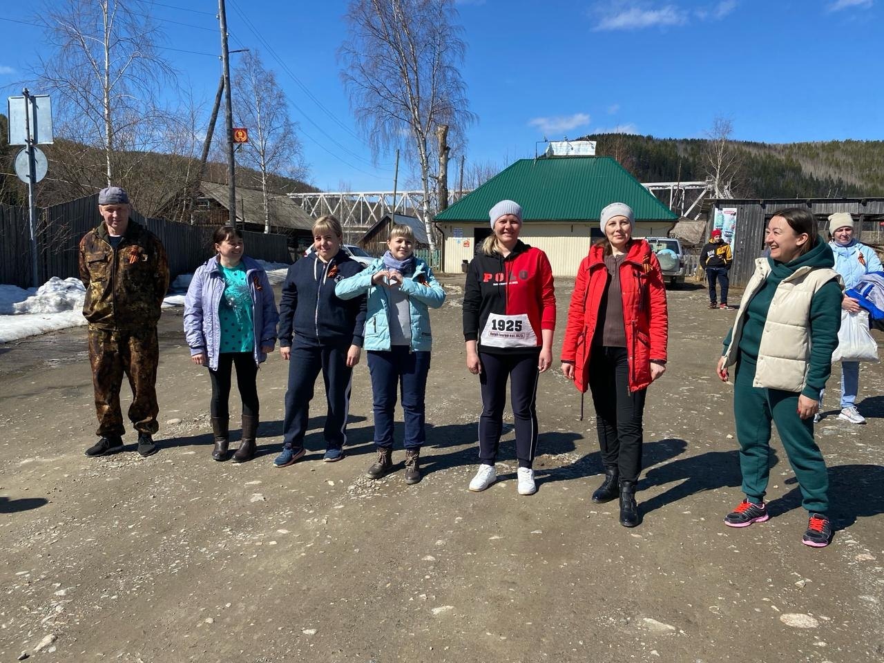 Забег &quot;Георгиевская ленточка&quot;, посвящённый 79 годовщине Победы в Великой Отечественной войне, состоялся и в п. Брянка!.